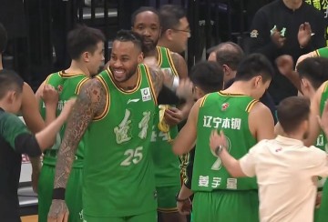 娱乐平台-辽宁男篮完胜新疆，鄢手骐16分莫兰德17+12，阿不都沙拉木13分